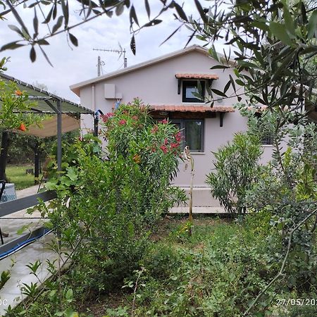 Olea Cottage Galatás Exteriér fotografie