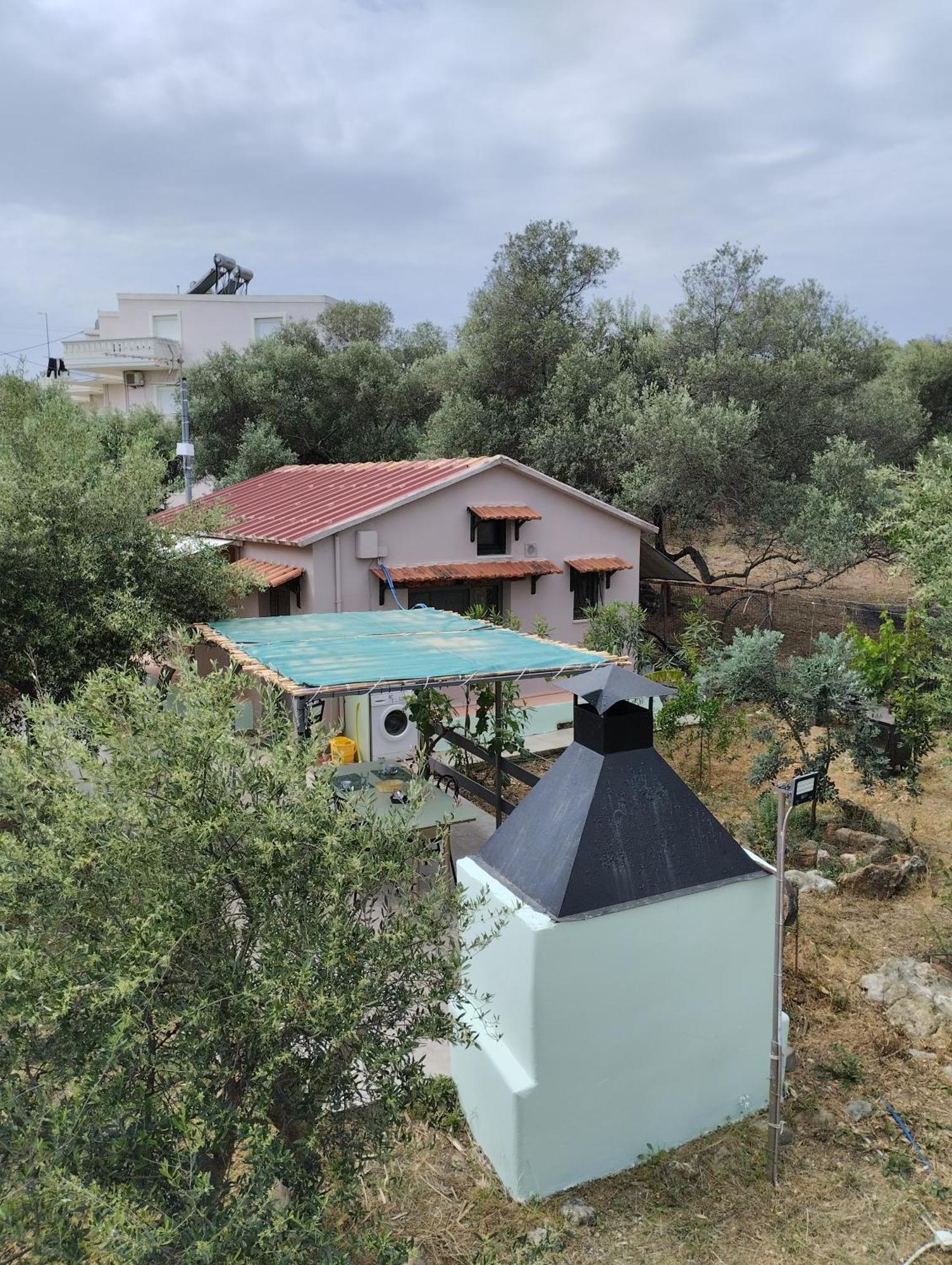 Olea Cottage Galatás Exteriér fotografie